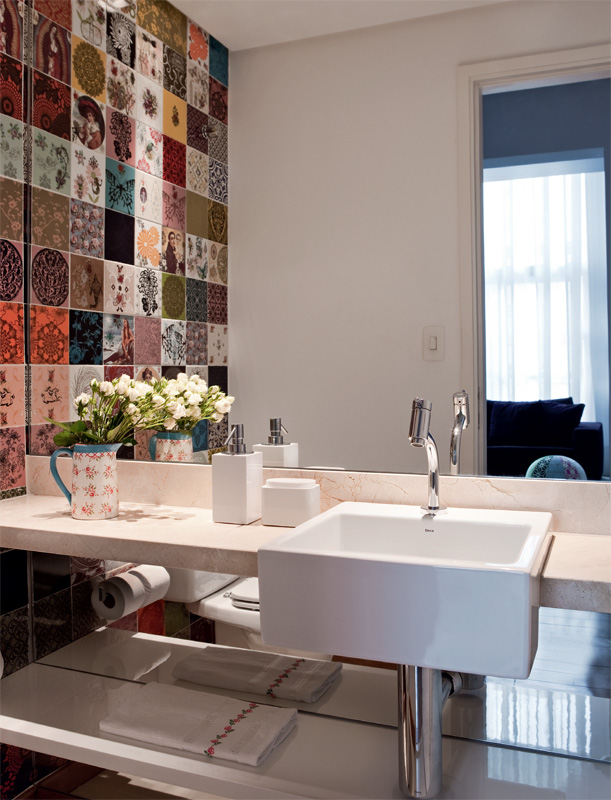 decoracao lavabo papel de parede:- Seis lavabos com mármore, cimento queimado, papel de parede decoracao lavabo papel de parede:- Seis lavabos com mármore, cimento queimado, papel de parede
