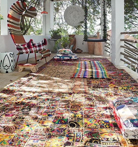 decoracao de interiores mogi das cruzes:tecido espelhado indiano virou tapete no terraço da estilista decoracao de interiores mogi das cruzes:tecido espelhado indiano virou tapete no terraço da estilista