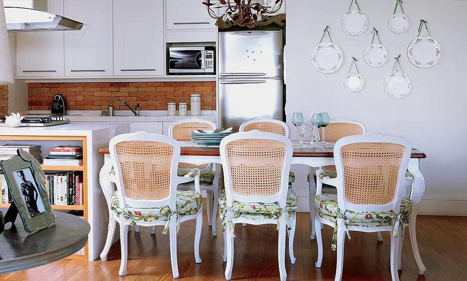 decoracao de interiores mogi das cruzes:sala de jantar da designer Vanessa Guimarães é delicada e tem decoracao de interiores mogi das cruzes:sala de jantar da designer Vanessa Guimarães é delicada e tem