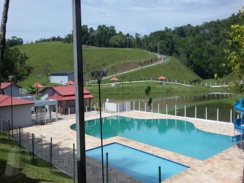 piscina rural Itapeti